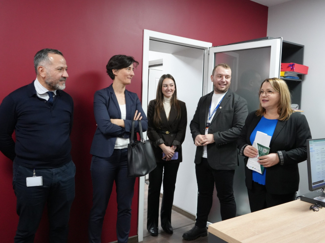 Reprezentanții Ambasadei Franceze la Chișinău în vizită la Centrul Municipal de Tineret  